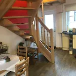 Ein Kleines Haus Φέμαρν