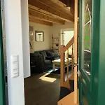 Ein Kleines Haus Φέμαρν